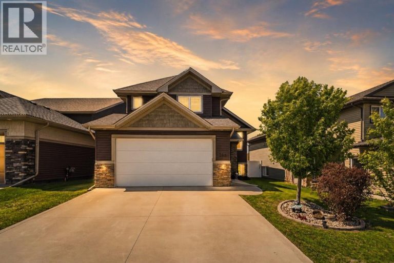 Listing photo – 262 Viscount Drive, Red Deer