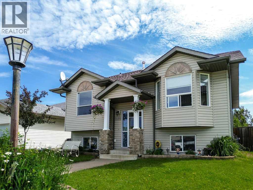 Listing photo – 6905 58 Street, Rocky Mountain House