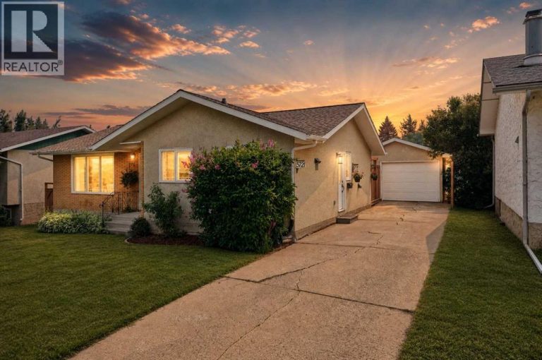 5721 55 Avenue, Lacombe