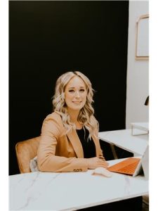 Agent photo – Rebecca Simpson