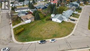 Listing photo – 2 Canary Crescent, Sedgewick
