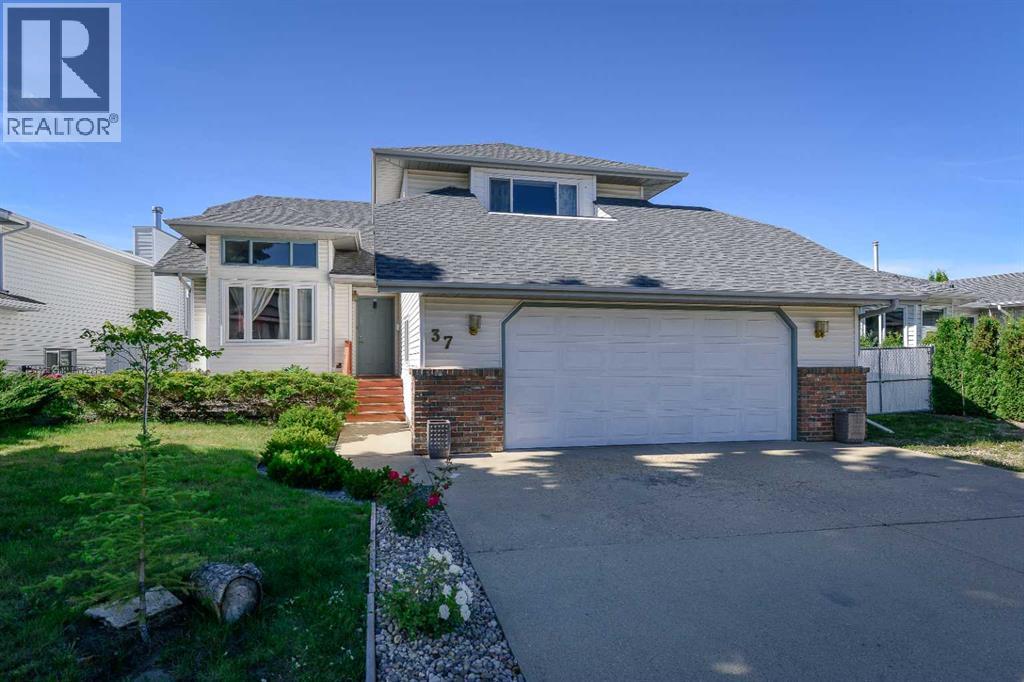 Listing photo – 37 Denovan Crescent, Red Deer