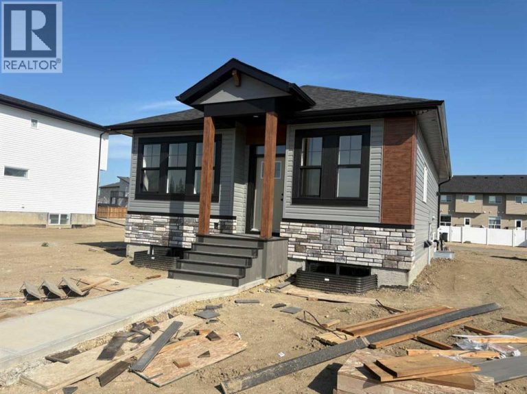 25 Ian Way, Sylvan Lake
