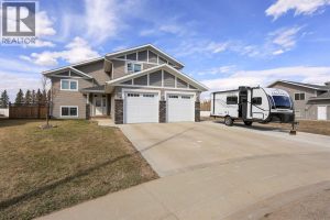 Listing photo – 137 Coachman Way, Blackfalds