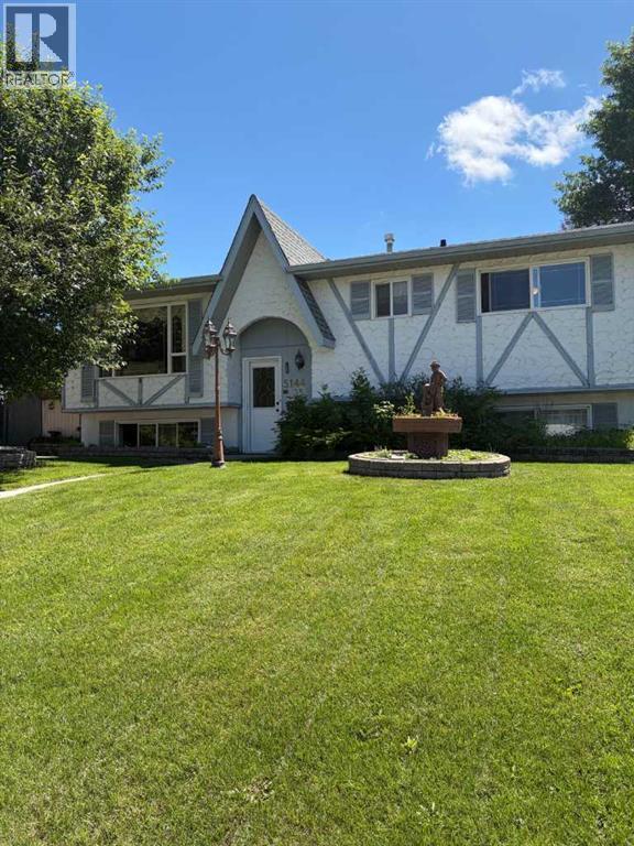 Listing photo – 5144 35 Street E, Innisfail