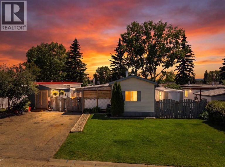 27 Hearthstone Drive, Lacombe