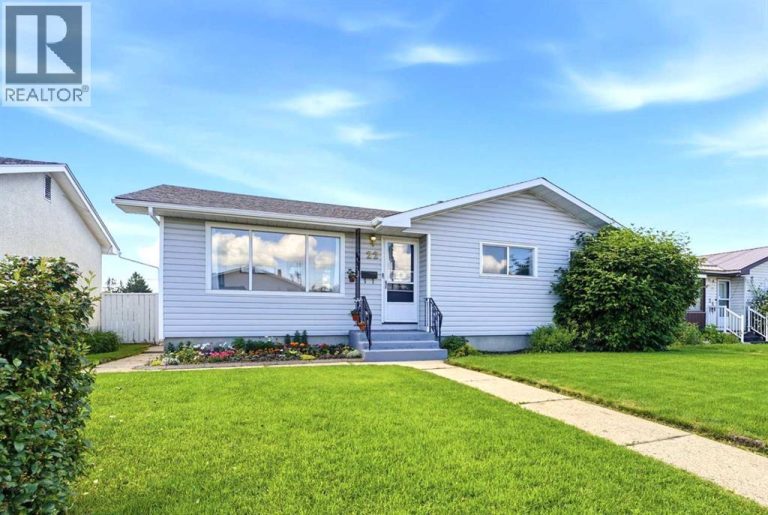 22 Fir Street, Red Deer