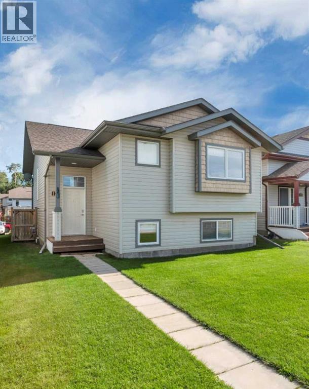 Listing photo – 121 Wilkinson Circle, Sylvan Lake