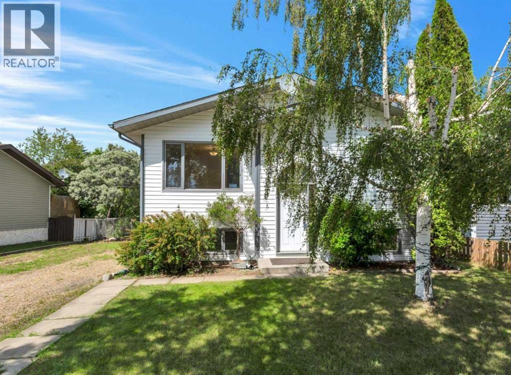 Listing photo – 4622 52 Avenue, Bentley