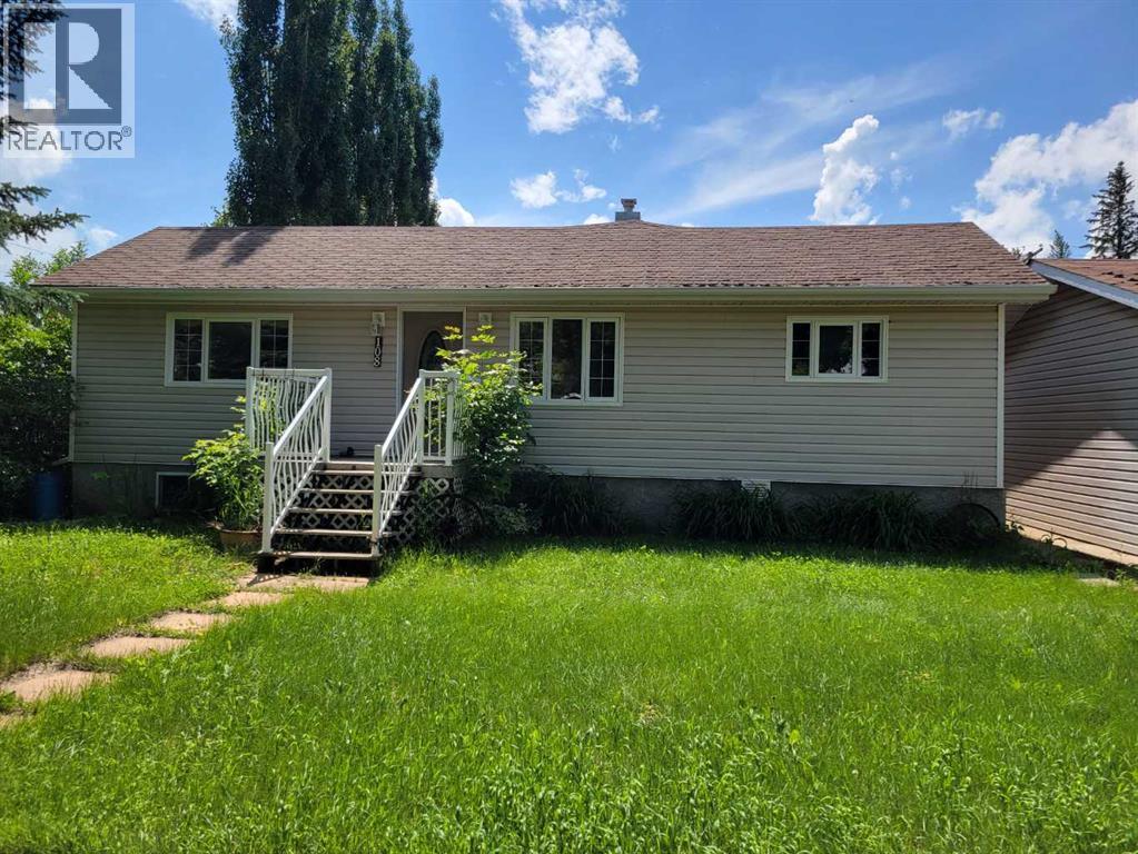 Listing photo – 108 2 Avenue W, Alliance
