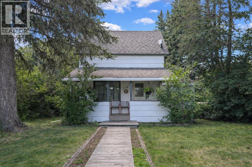 Listing photo – 519 Arena Avenue, Trochu