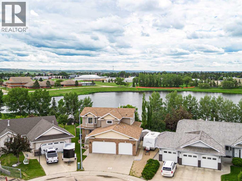 Listing photo – 44 Lakes Close, Lacombe