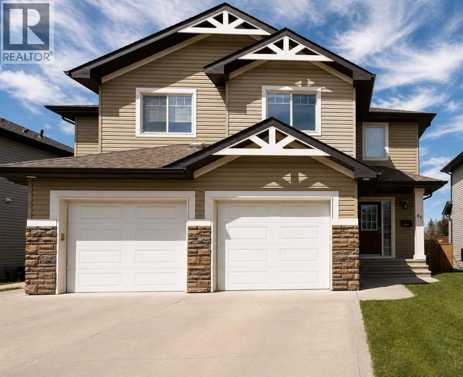 Listing photo – 44 Carlson Place, Red Deer