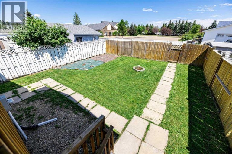 Listing photo – 13 Duval Crescent, Red Deer