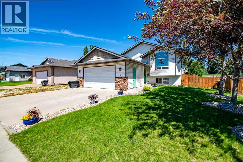 Listing photo – 8 Iron Wolf Ridge, Lacombe