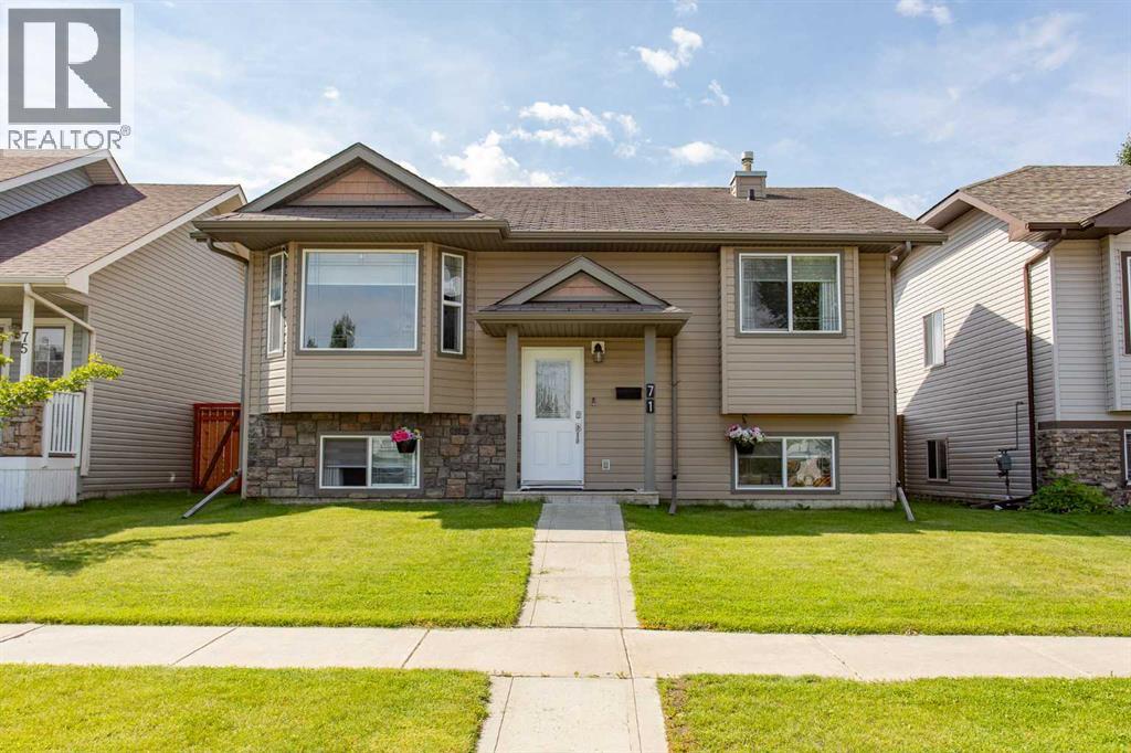 Listing photo – 71 Vanier Drive, Red Deer