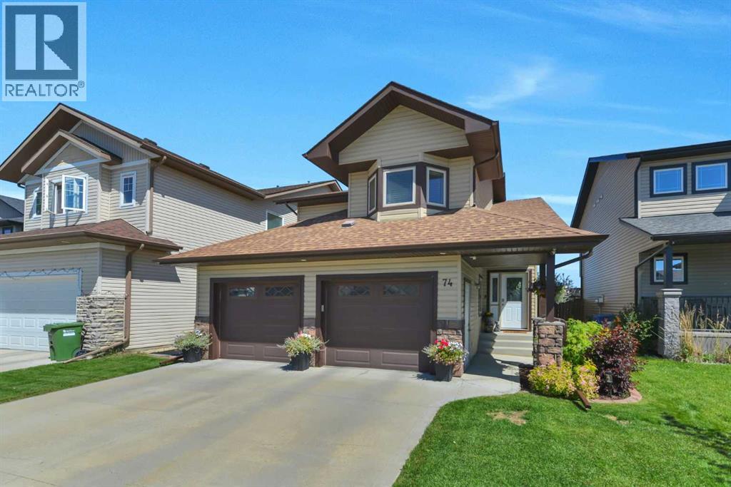 Listing photo – 74 Turner Crescent, Red Deer