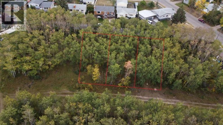 Listing photo – 5007, 5009, 5011 42B Street, Ponoka