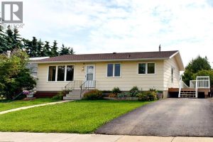 Listing photo – 4111 61 Street, Stettler