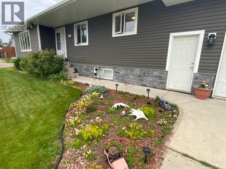 1513 Westview Drive, Bowden