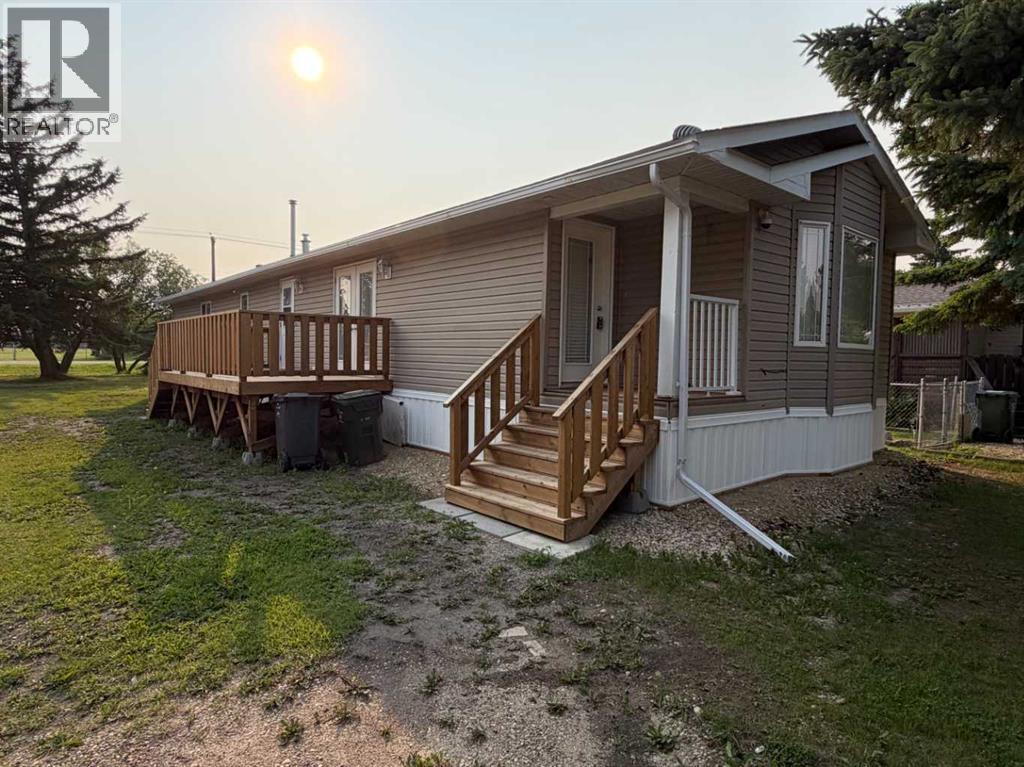 Listing photo – 2 6205 54 Street, Ponoka