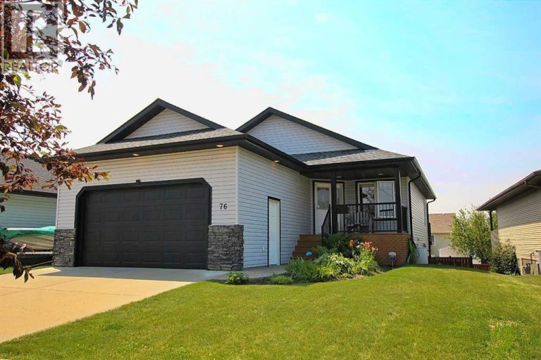 76 Lakeway Boulevard, Sylvan Lake
