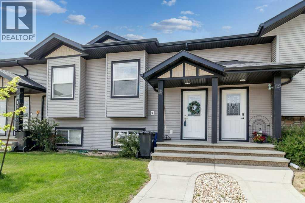 Listing photo – 125 Henderson Crescent, Penhold