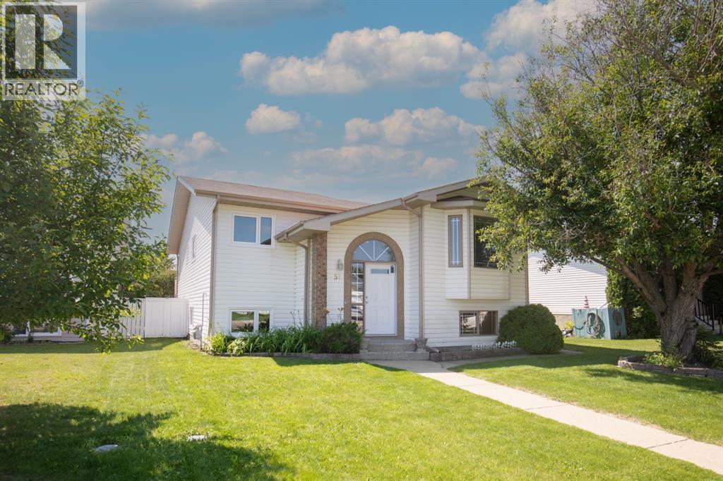 Listing photo – 51 Duston Street, Red Deer