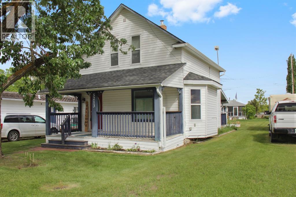 Listing photo – 5213 49 Street, Daysland