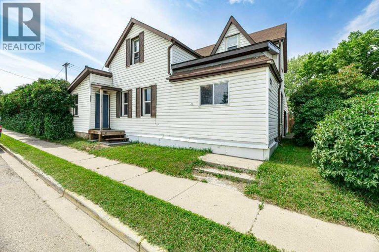 5003 48 Street, Innisfail