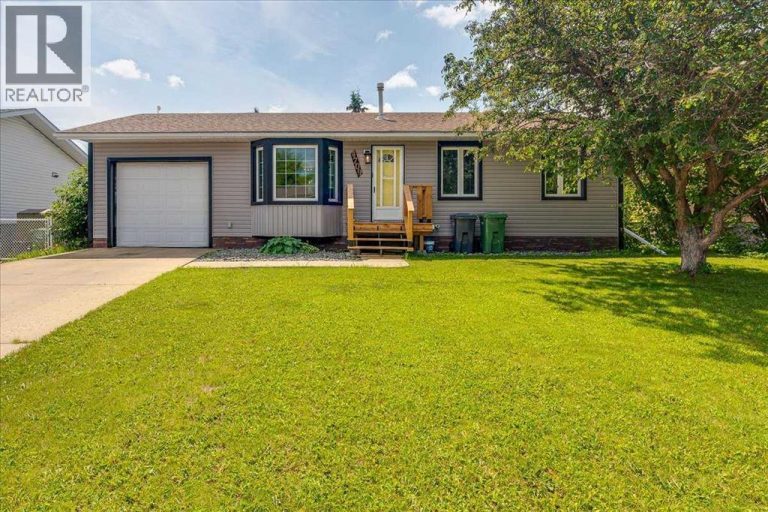 4709 55 Avenue, Rimbey