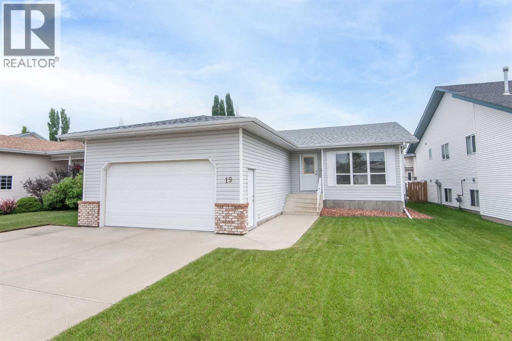 Listing photo – 19 Logan Close, Red Deer