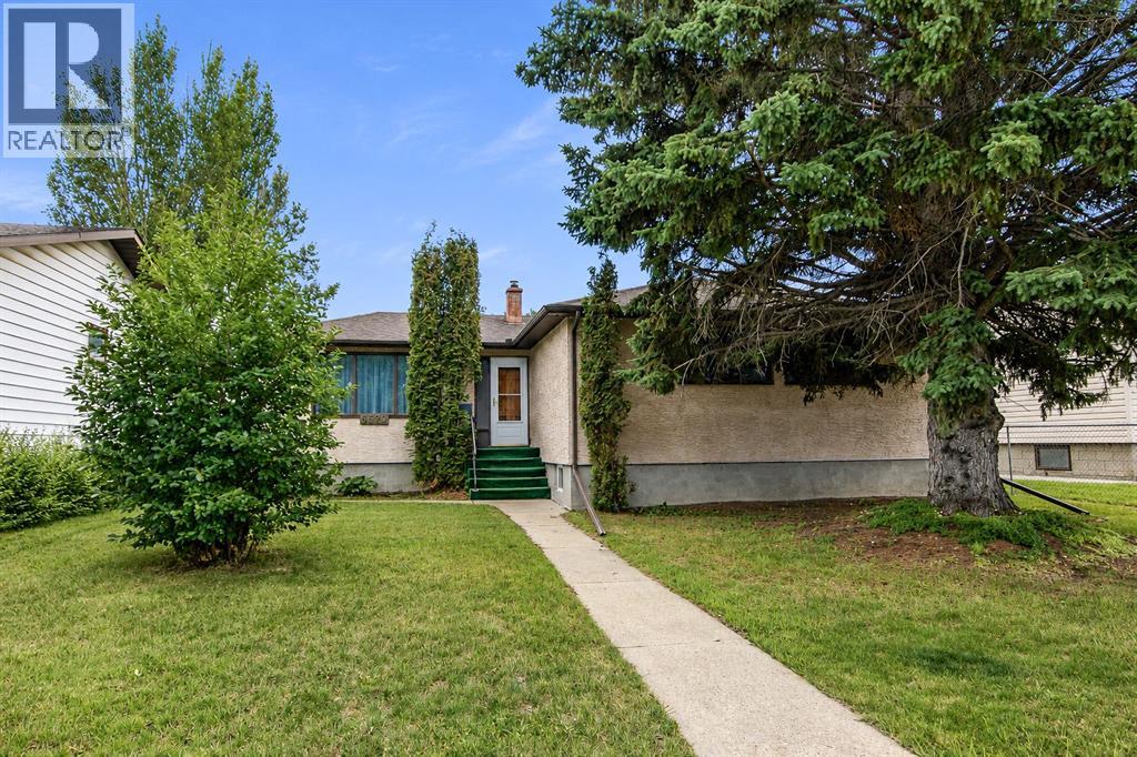 Listing photo – 5539 38 Street, Red Deer