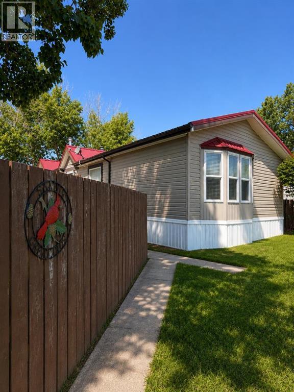 4439 Park Crescent, Coronation