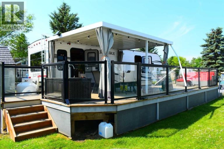 Welcome to 785 at Carefree Resort on Gleniffer Lake