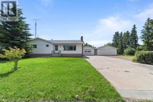 Listing photo – 5209 51 Street, Castor