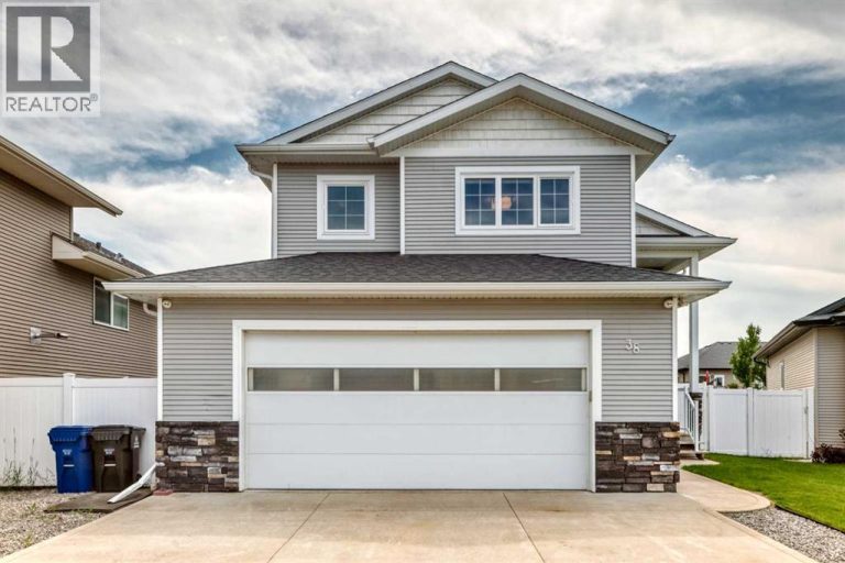 Listing photo – 38 Cambridge Close, Blackfalds