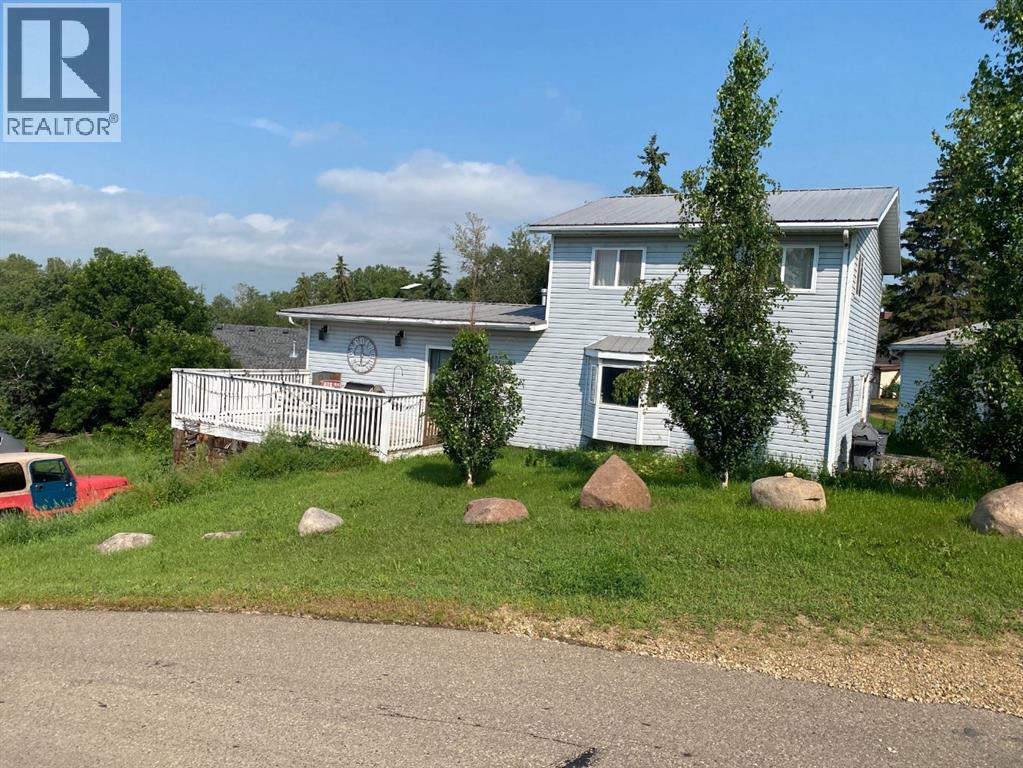 Listing photo – 305 Minnewaukan Road, Tillicum Beach