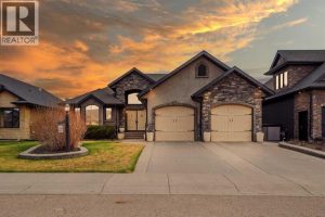 Listing photo – 68 Oakwood Close, Red Deer