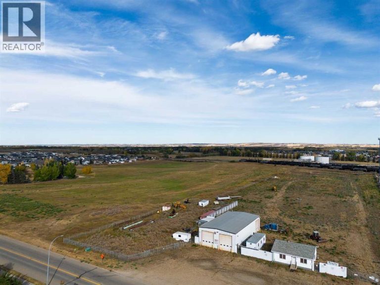 Listing photo – 5509 Broadway Street, Blackfalds