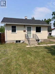Listing photo – 3912 46 Street, Red Deer