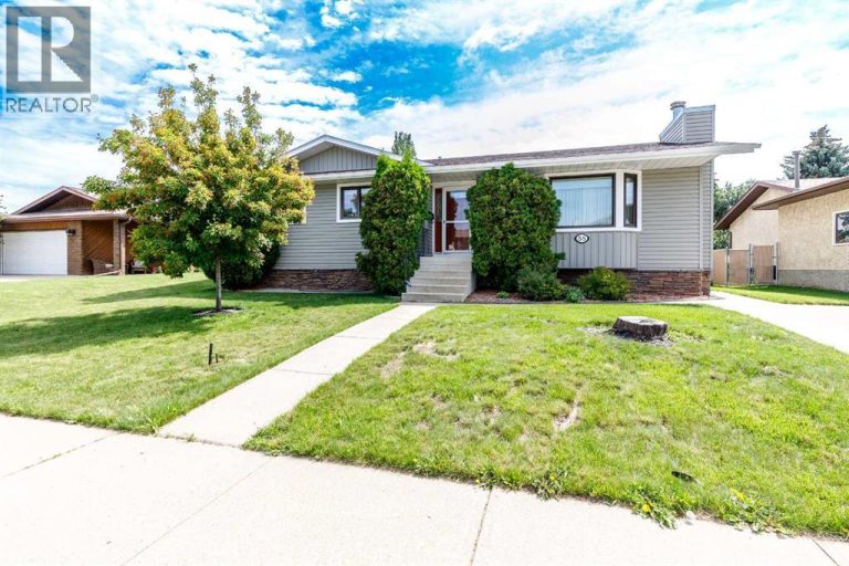 Listing photo – 88 McCullough  Cresent, Red Deer