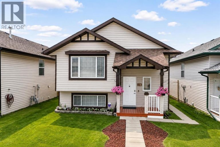 Listing photo – 138 Lanterman Close, Red Deer