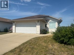 Listing photo – 114 Sunridge Avenue, Blackfalds