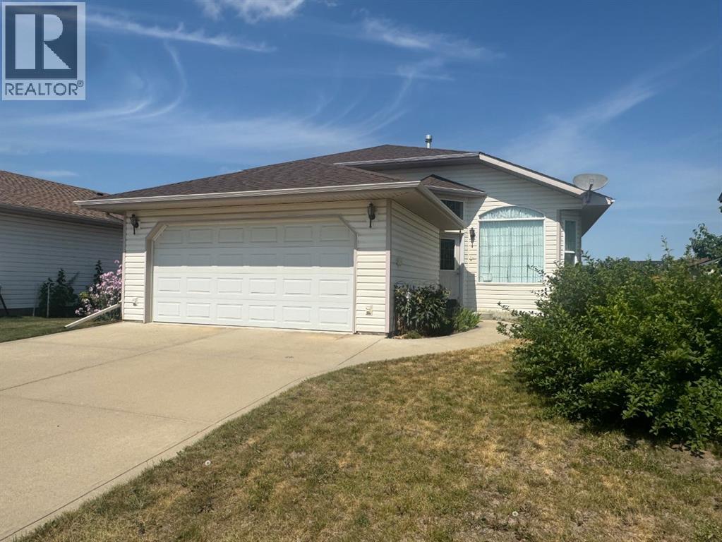 Listing photo – 114 Sunridge Avenue, Blackfalds