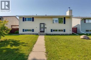 Listing photo – 43 Oak Street, Red Deer