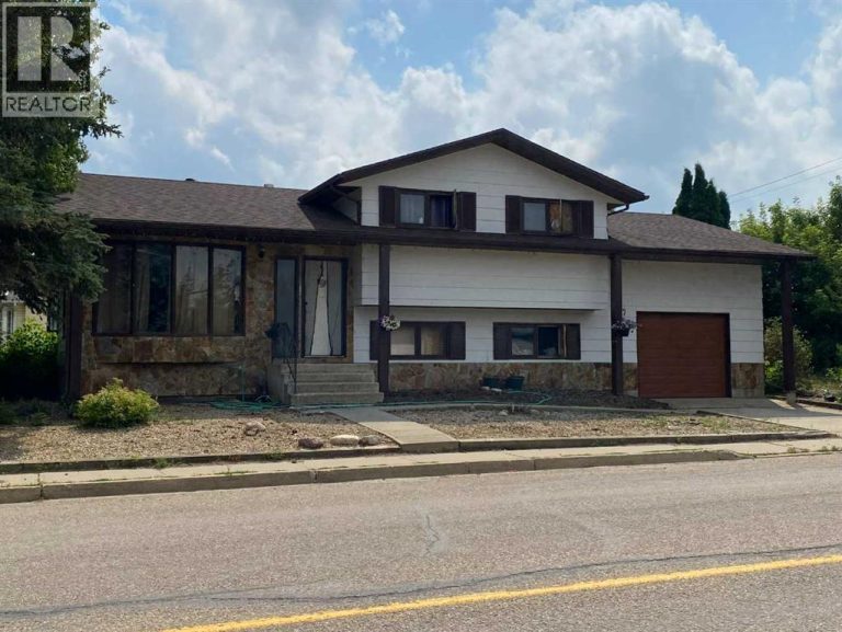 5138 48 Street, Lacombe