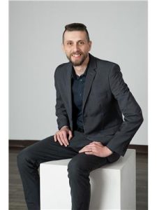 Agent photo – Ian Pettifor