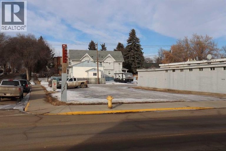 Listing photo – 5302 50 Street, Ponoka