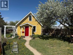 Listing photo – 3922A 46 Street, Ponoka